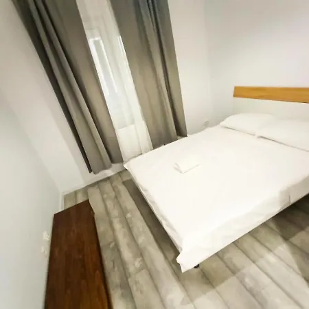 Preciziei Park Ap With Parking And Self Check In